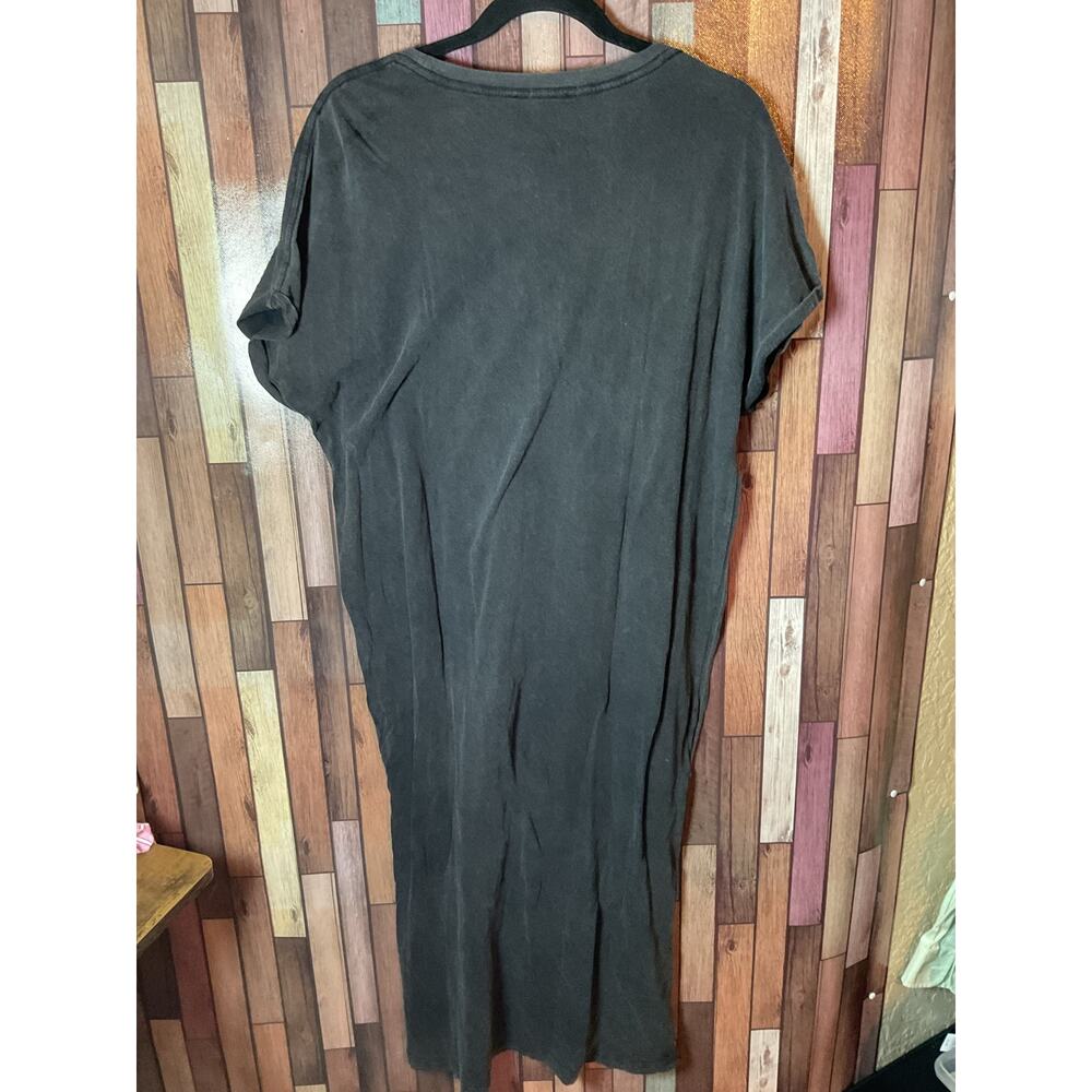 Women’s Black Midi Dress with Leopard Star Graphic - Picture 3 of 3